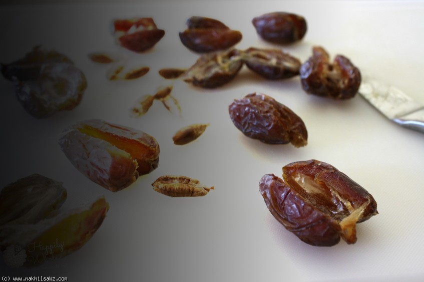 Sliced-pitted Date